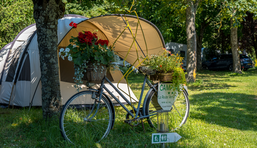 Kampeerplaatsen op camping la Route Verte in de Elzas bij Wihr-Au-Val