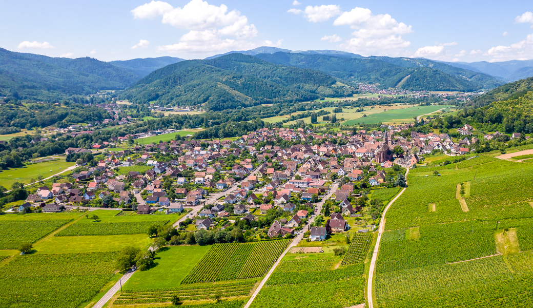 Luchtfoto op camping la Route Verte in de Elzas bij Wihr-Au-Val